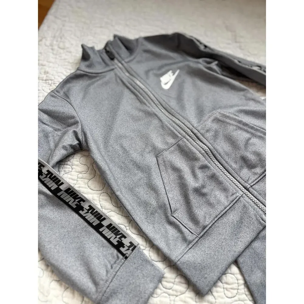 Nike this piece